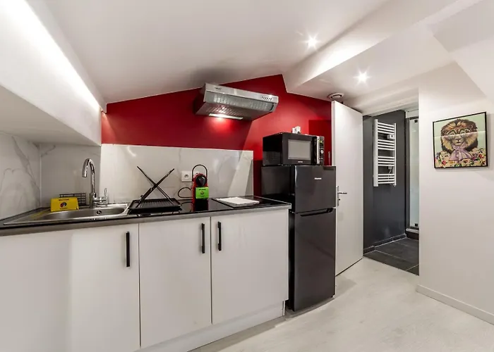 In | - Place Des Celestins 公寓
